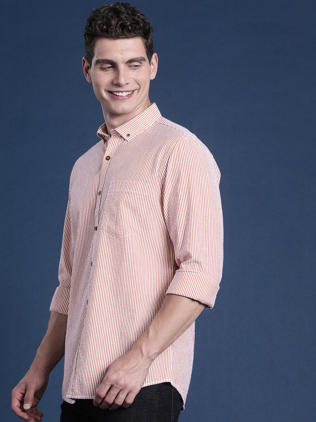 Men Slim Fit Checked Casual Shirt